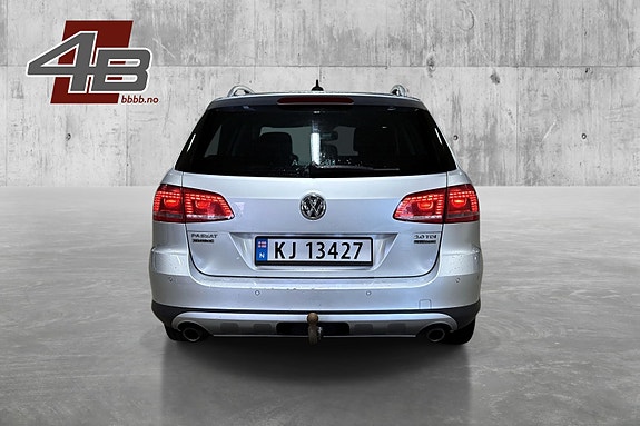 Volkswagen Passat Alltrack 6 of 30