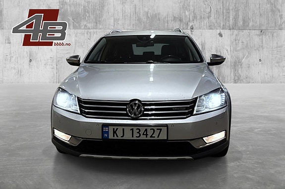 Volkswagen Passat Alltrack 2 of 30