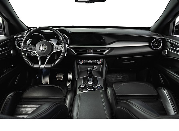 Alfa Romeo Stelvio 28 of 30