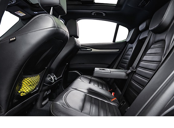 Alfa Romeo Stelvio 26 of 30