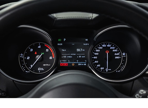 Alfa Romeo Stelvio 10 of 30