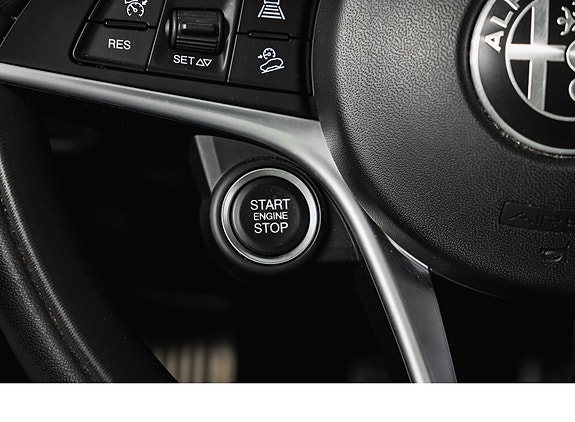 Alfa Romeo Stelvio 19 of 30