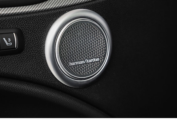 Alfa Romeo Stelvio 23 of 30