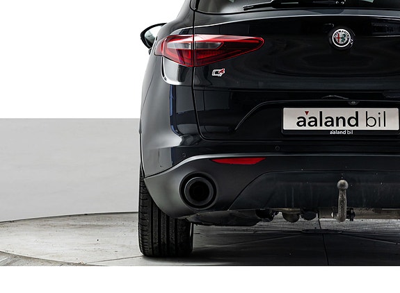 Alfa Romeo Stelvio 5 of 30