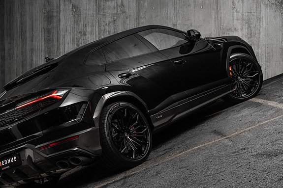 Lamborghini Urus 4 of 30