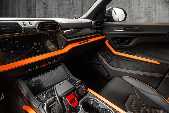 Lamborghini Urus 26 of 30