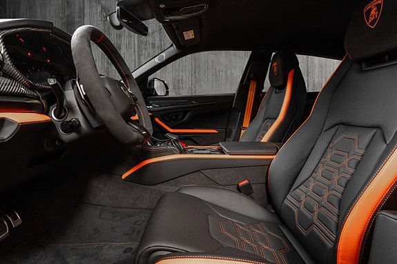 Lamborghini Urus 25 of 30