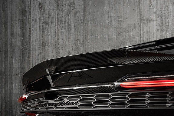Lamborghini Urus 13 of 30