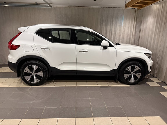 Volvo XC40 11 of 30