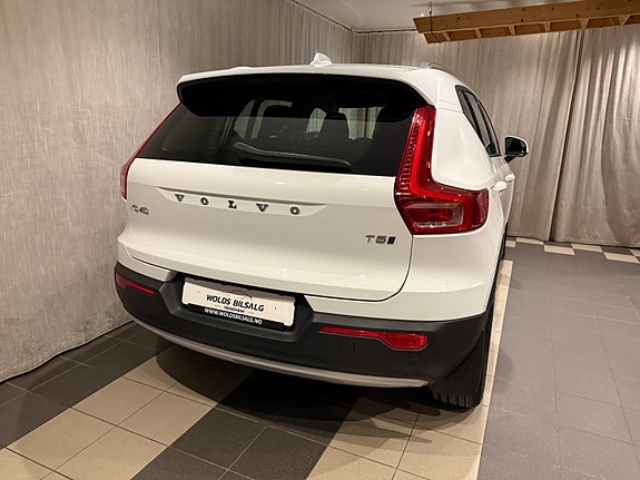 Volvo XC40 9 of 30