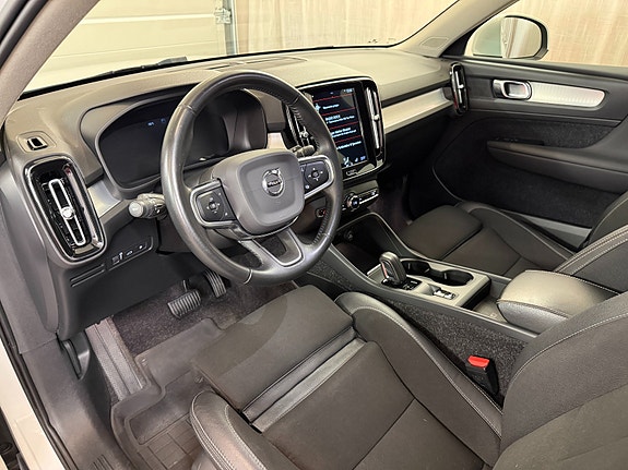 Volvo XC40 19 of 30