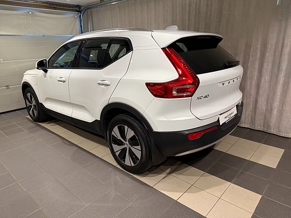 Volvo XC40 7 of 30