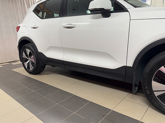 Volvo XC40 16 of 30