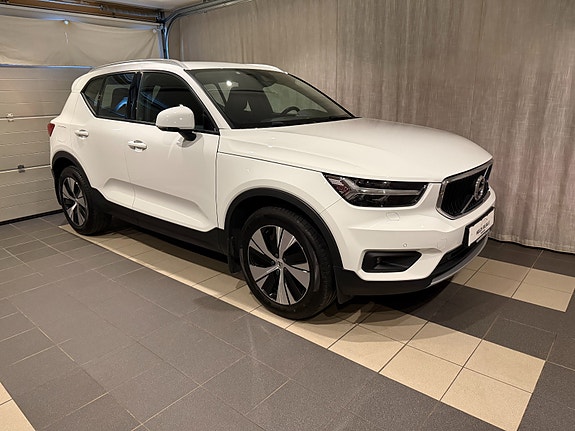 Volvo XC40 12 of 30