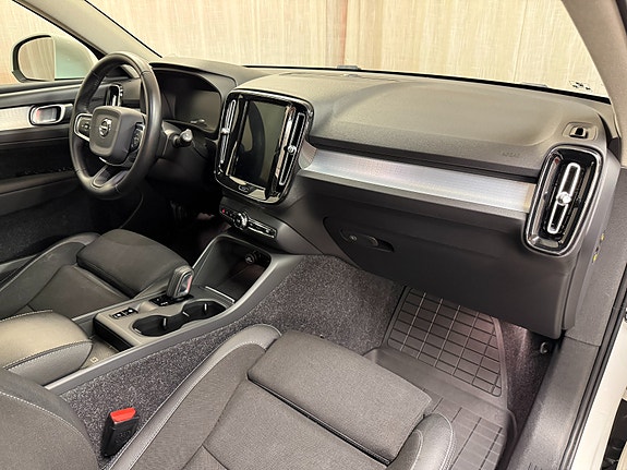Volvo XC40 22 of 30