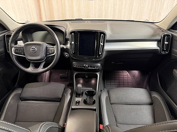 Volvo XC40 18 of 30