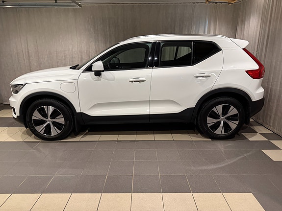 Volvo XC40 6 of 30