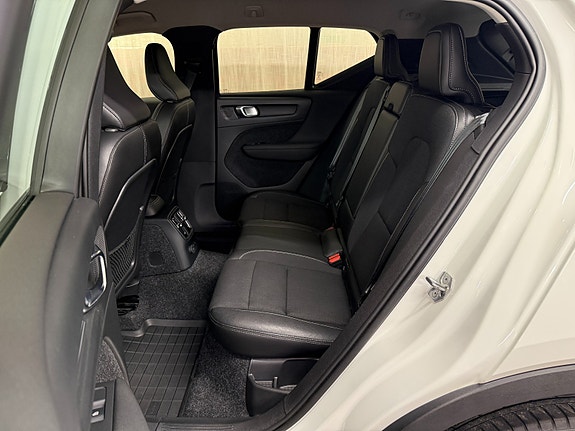 Volvo XC40 29 of 30