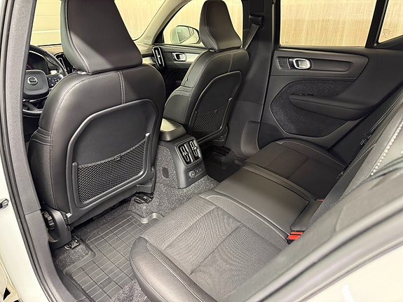 Volvo XC40 27 of 30