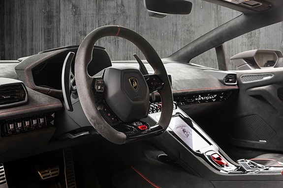 Lamborghini Huracan 28 of 30