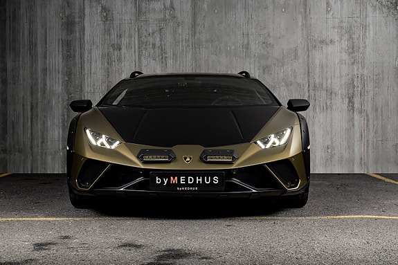 Lamborghini Huracan 4 of 30