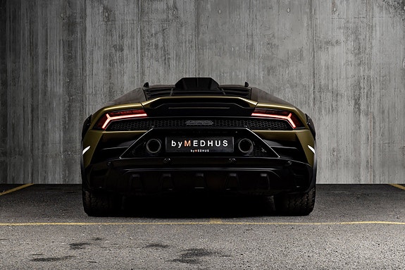 Lamborghini Huracan 7 of 30