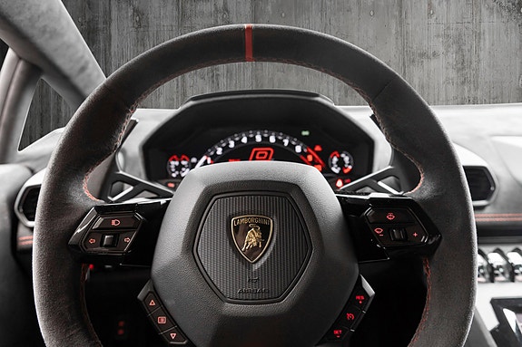 Lamborghini Huracan 29 of 30