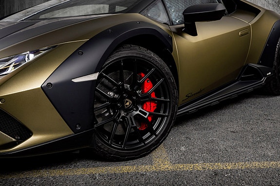 Lamborghini Huracan 15 of 30