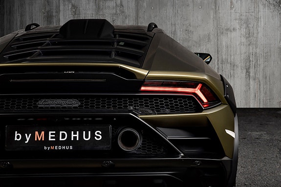 Lamborghini Huracan 8 of 30