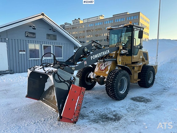 Powertrack L45 hjullaster m/ Klappvingeskuffe, skuffe og pallegafler 3 of 30