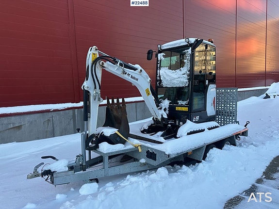 Bobcat E19 minigraver m/ henger, graveskuffe, pusseskuffe og hydraulisk steinklype. SE TIMER! 7 of 13