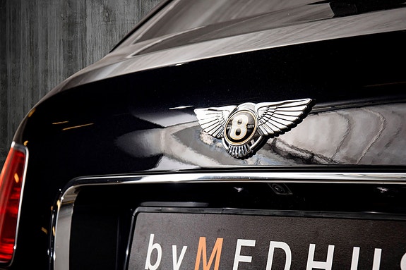 Bentley Bentayga 18 of 30