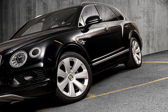 Bentley Bentayga 9 of 30