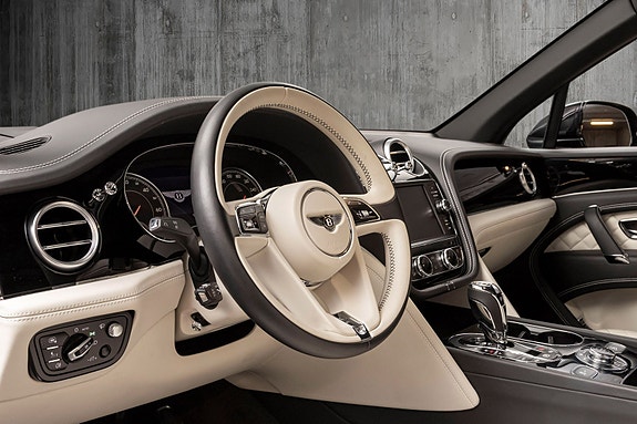 Bentley Bentayga 21 of 30