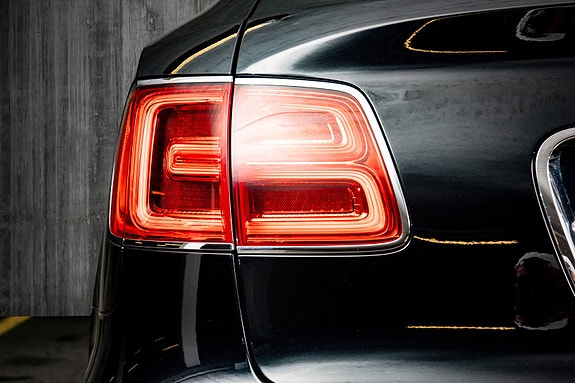 Bentley Bentayga 14 of 30