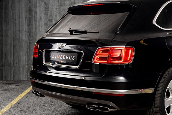 Bentley Bentayga 15 of 30