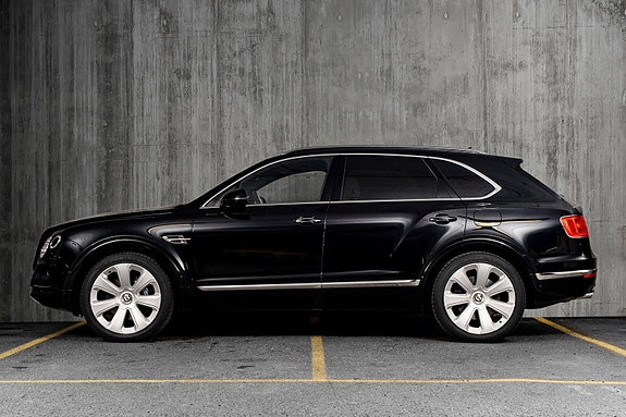 Bentley Bentayga 2 of 30