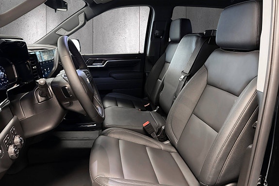 Chevrolet Silverado 1500 11 of 24