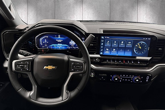 Chevrolet Silverado 1500 17 of 24
