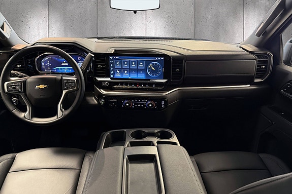 Chevrolet Silverado 1500 16 of 24