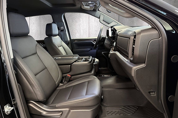 Chevrolet Silverado 1500 15 of 24