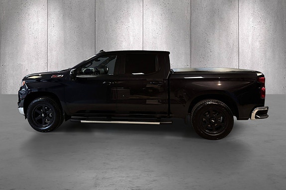 Chevrolet Silverado 1500 2 of 22