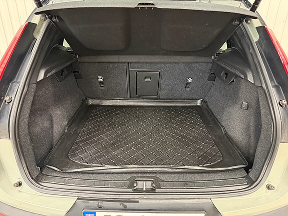 Volvo XC40 23 of 23