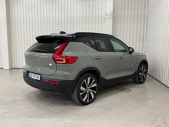 Volvo XC40 4 of 23