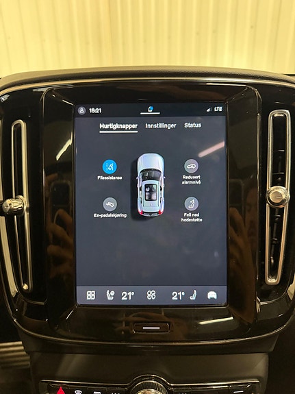 Volvo XC40 13 of 23