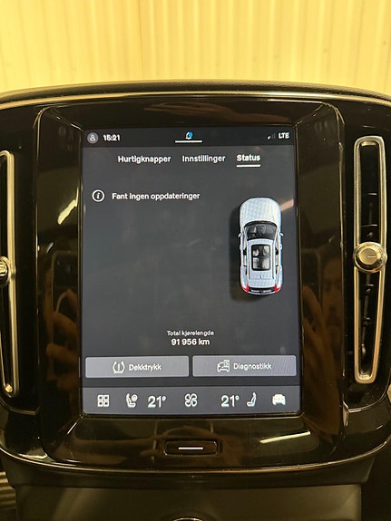 Volvo XC40 12 of 23