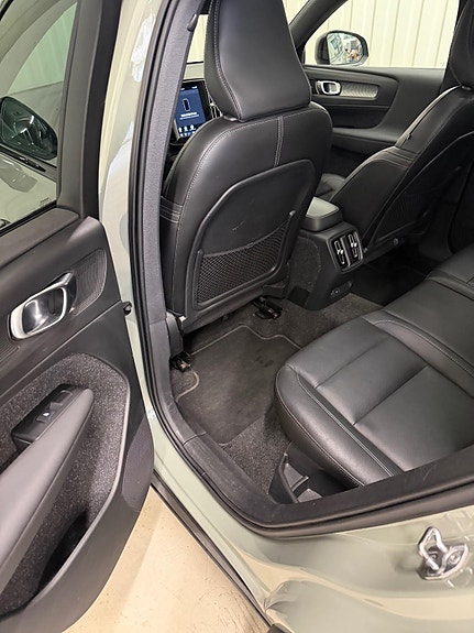 Volvo XC40 21 of 23