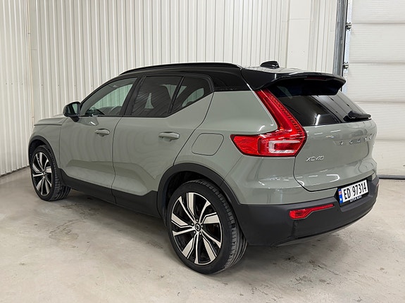 Volvo XC40 6 of 23
