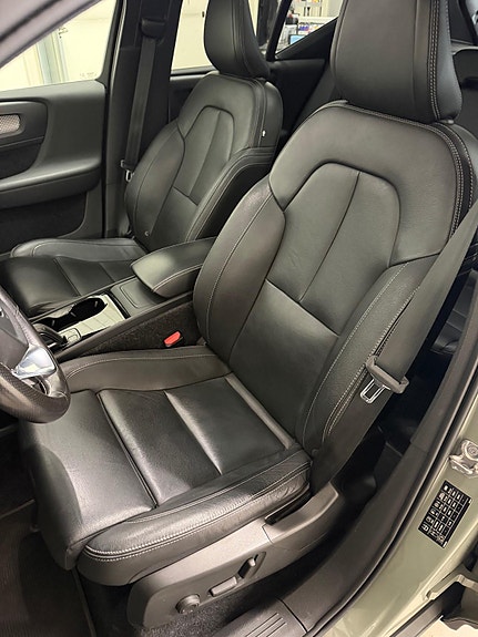 Volvo XC40 8 of 23