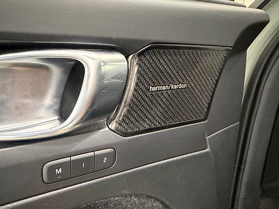 Volvo XC40 19 of 23